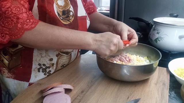 Обо всём и не о чём. Варю борщ, оливье по простому. Забытое хобби