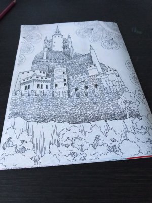 разукрашиваю раскраску замки и дворцы с к-поп музыкой