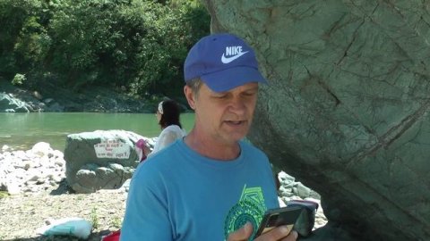 "Женщина с ребенком на руках" - Сергей Островский