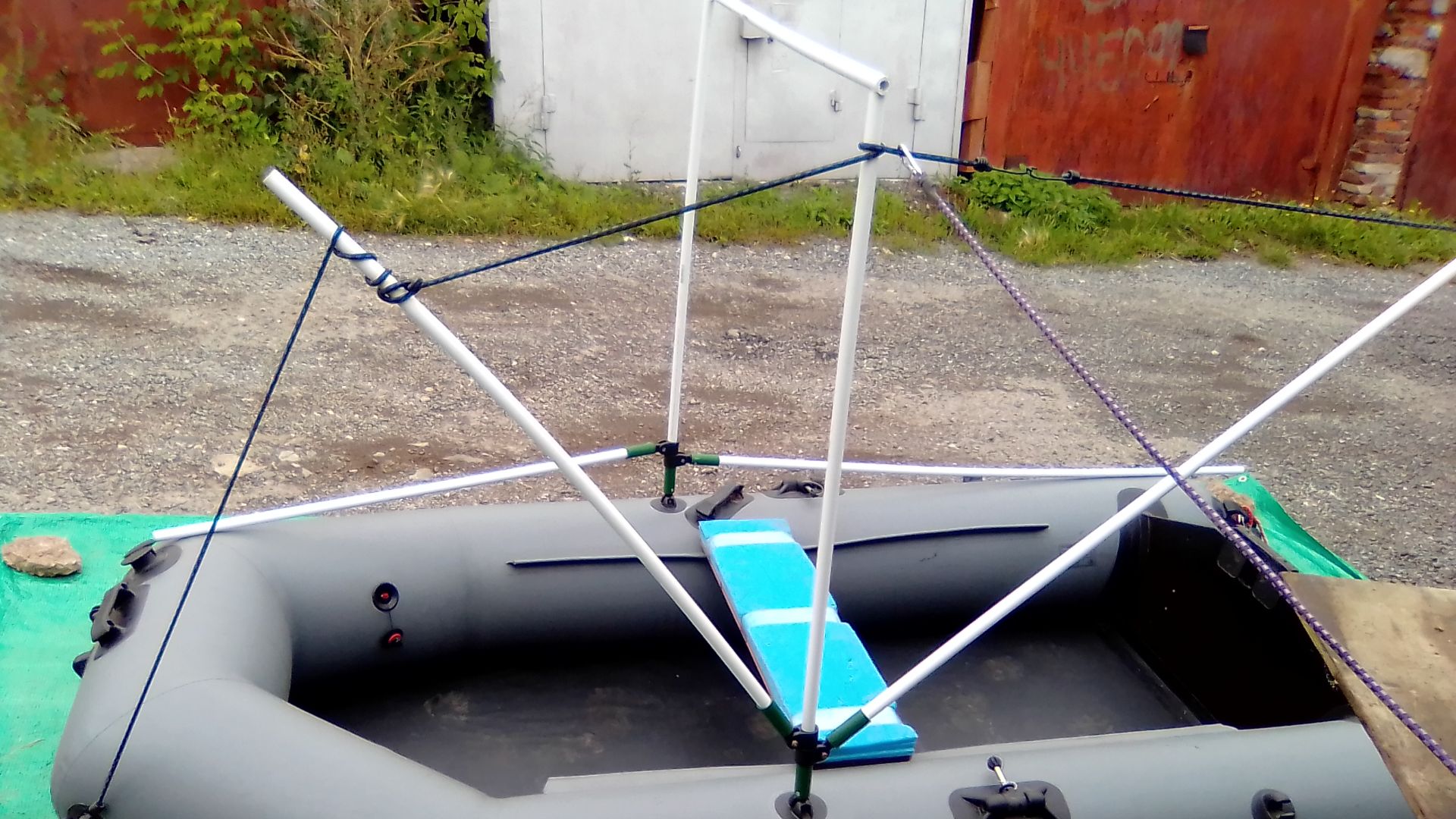 Делаем зонтик от дождя на лодку ПВХ