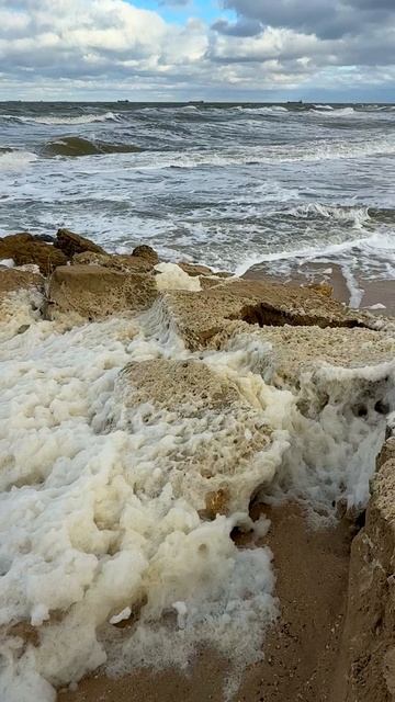 Шокирующе красивые кадры #голубицкая #море #шторм 13.12.2026 смотреть онлайн