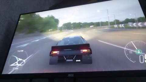 мешал игроку