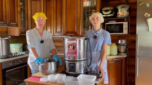 Рецепт НАСТОЯЩЕГО сливочного масла! Сепарируем молоко. Используем маслобойку | Молодая Ферма