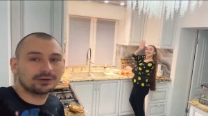 Нужно с этим заканчивать! Делаем ремонт. Перестраиваем старый дом в деревне.