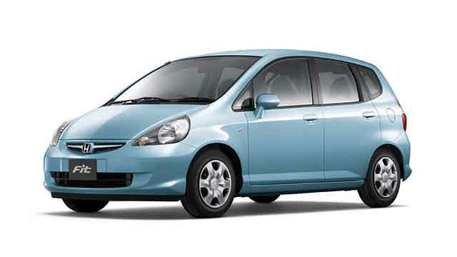 Сгнил лючок бензобака на Honda Fit