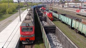 Электровоз Гранит с цистернами прибывает на станцию