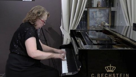 Бородин. Интермеццо из "Маленькой сюиты". Исп. С. Стуколкина (Москва)