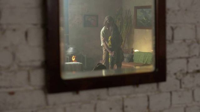 Медленно кружится снег