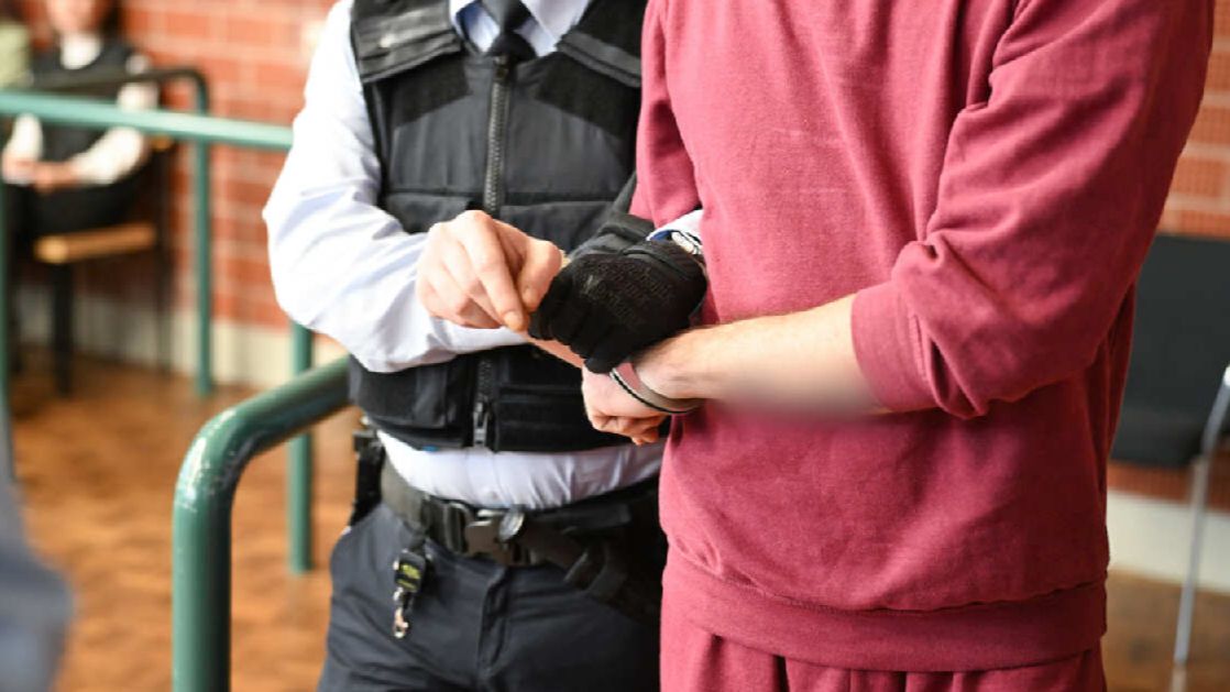 Банда насильников-педофилов использовала детей для групповых оргий