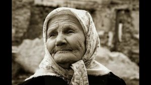 Только мама (По небу плывёт луна...)