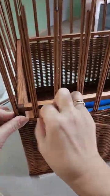 Бесплатный мастер-класс плетению из бумажной лозы в шапке канала смотреть онлайн