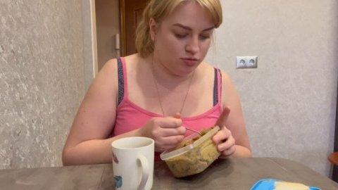 На перекус вкусненькие бутерброды/ А кто же съел икру / Пробую икру камчатское море/