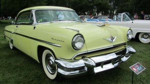 MINI GT 1:64 Lincoln Capri Premier Yellow Американская Волга!)