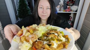 Мукбанг Курица с овощами по-тайски, рис, цезарь с креветками.