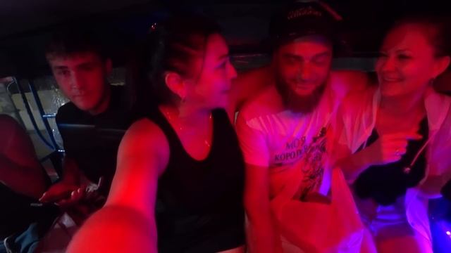 ЛЕТО НА ПХУКЕТЕ. ПОШЛИ ПО МАГАЗИНАМ, СЕКРЕТНЫЙ ПЛЯЖ И КАК РУССКАЯ ТАЕЧКА ПОВЕЛА НАС В КАФЕ.