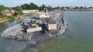 Лучший бульдозер Shantui Сбрасывает Камни В Воду С помощью 25-тонного самосвала, Загружающего Камни