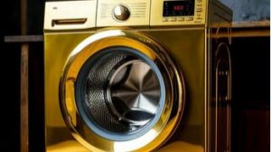 Замена и аккуратная укладка шланга подачи воды на стиральную машину.