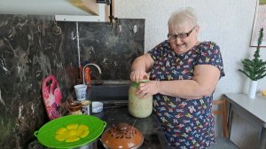 На обед  гречка с тушёнкой и салат с сырой свёклой,  а на ужин - что бог послал.