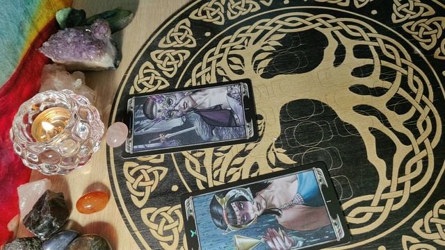 Кто вами очень заинтересован 💞 таро по вариантам