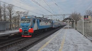 Поезд "Аврора" летит в Москву. Станция Саблино. 14.12.25.