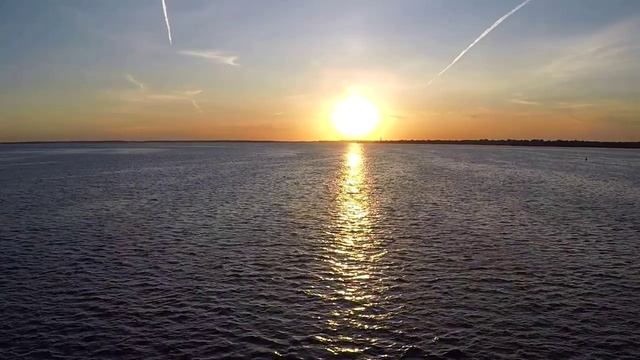 "Посмотри!" Паэт,-