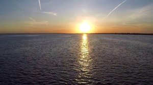 "Посмотри!" Паэт,-