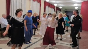 У крыльца высокого... 13.12.25...