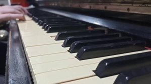 ПОЗДРАВЛЕНИЕ С НАСТУПАЮЩИМ 2026 г. СТОЙКОЕ ФОРТЕПИАНО из СССР!