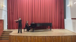 И. С. Бах. Соната №6 E-dur. I и II части. Исп. Дарина Таюпова.