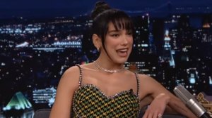 Дуа Липа о возвращении к своему вирусному танцу и работе с Элтоном Джоном