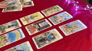 Какой мужчина хотел бы встретить с вами Новый год? Гадание Таро