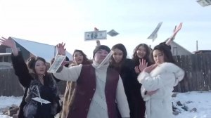 Бурятские парни уделывают набившую оскомину рекламу Азино777