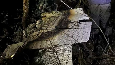 Кадры с места крушения легкомоторного самолета в Подмосковье