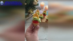 Тарталетки Елочки с огурцом и красной икрой