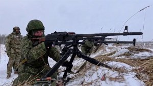 Резервисты встают на охрану важных объектов и инфраструктуры в регионах страны.