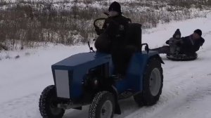 Зима. Снег. Василёк. Бублик. Покатушки.