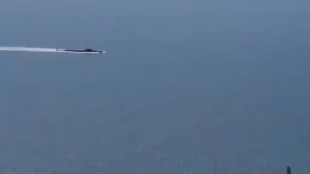 Черная лодка