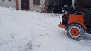 Мини погрузчик своими руками, чистим снег.