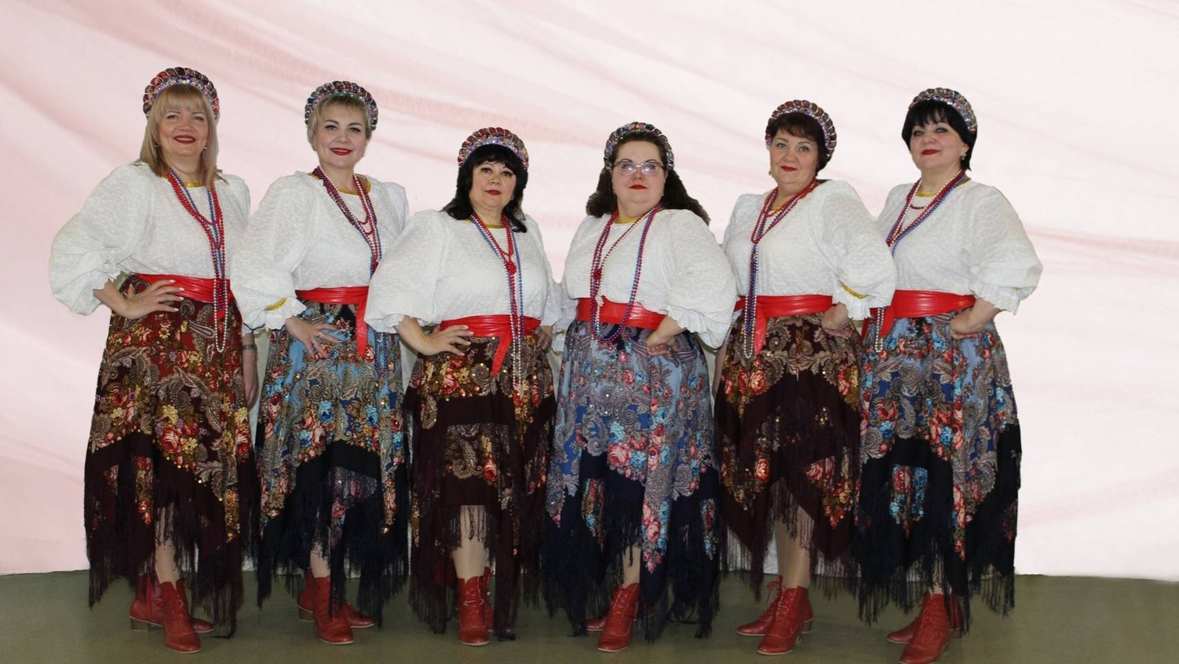 Народный вокальный ансамбль "Сударушка" "Ярмарка, встречай!"(муз. Виктора Заика, сл. Ирины Скибиной)