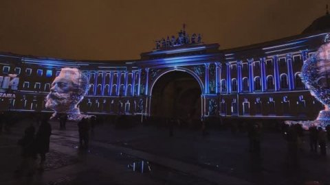 3 D шоу на Дворцовой площади СПб