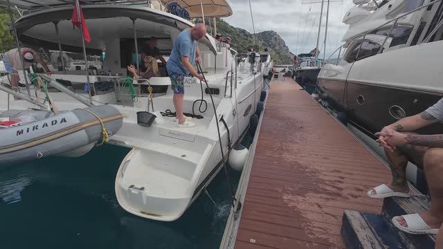 Яхтинг как он есть на самом деле. Обучения управления катамараном. Отдых веселой компанией.