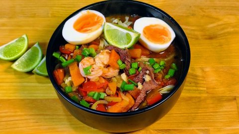 Он вам не рамен! ЯКАМЕЙН. Американский "похмельный" суп