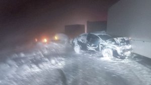 Саратов в снежном плену. Метель заблокировала трассы, водители застряли в сугробах