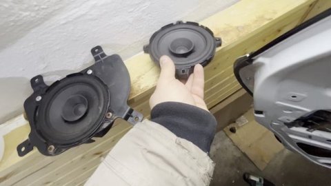 Замена динамиков на DL Audio Лада Гранта Кросс