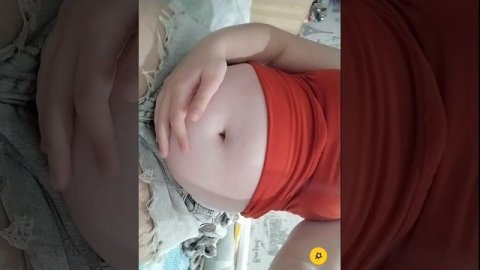 примерка одежды с большим животиком