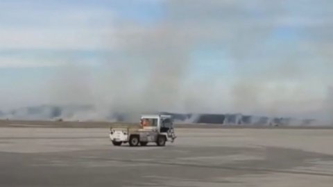 В аэропорту Вашингтона потушили Boeing 777 с горящим двигателем