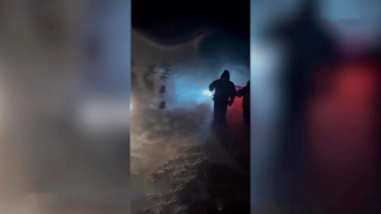 В Саратовской области с заснеженной трассы эвакуировали около 150 человек.