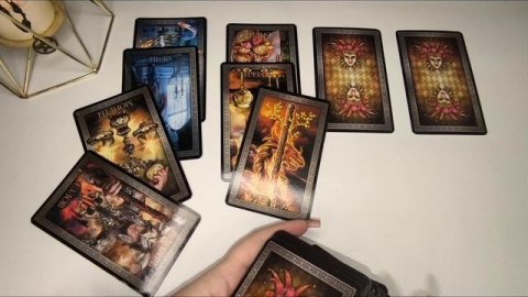 Гадание на финансы #таро #гаданиенафинансы #гаданиенаденьги #финансовыйпоток #гаданиеонлайн #таро