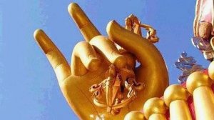 Как держать Ваджр при чтении мантр