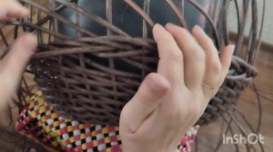 Плетение из ротанга.Узор косичка.
Ещё один способ просто ,но красиво закрыть край.